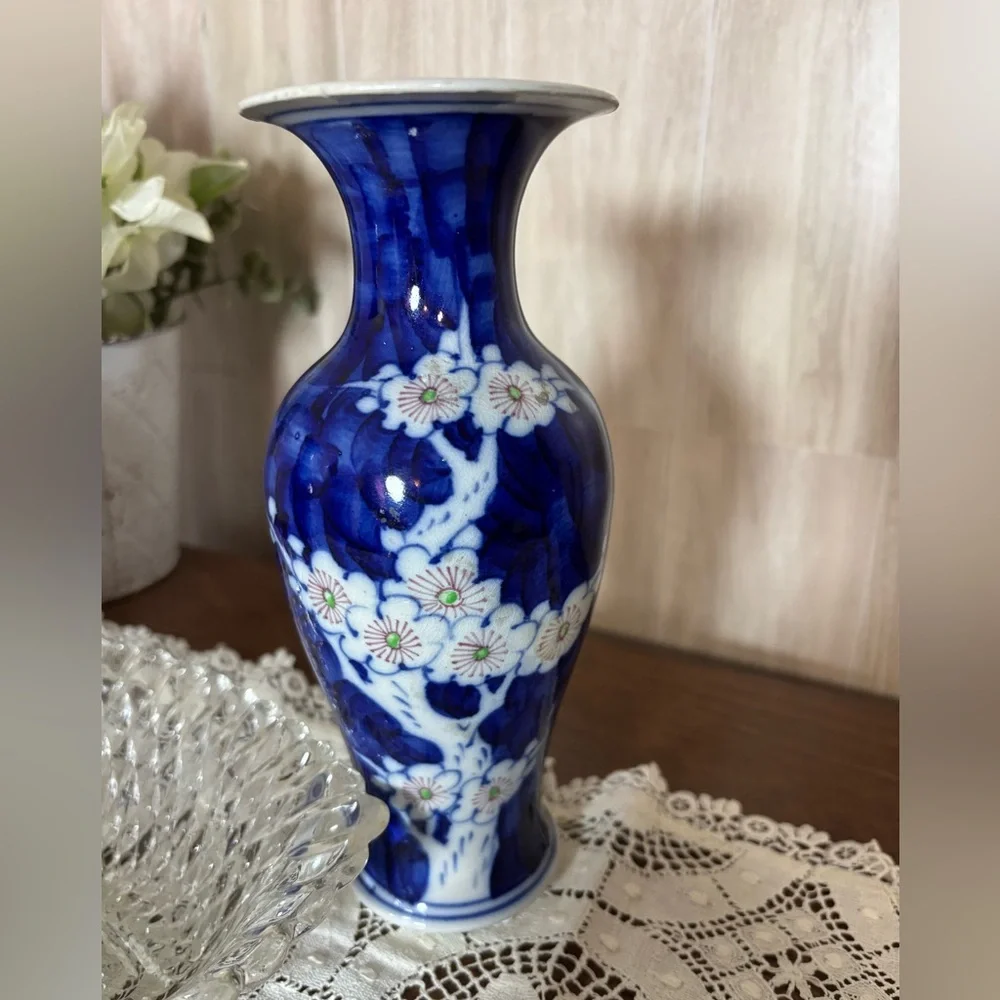 Charming Blue and White Floral Vases Set of 2 China